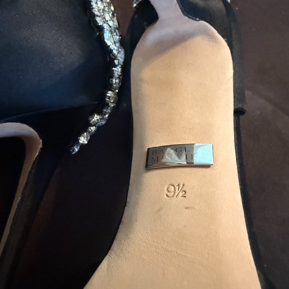 Used Badgley Mischka Black Stiletto Heels with Crystal Embellishment size 9.5 - Picture 9 of 13